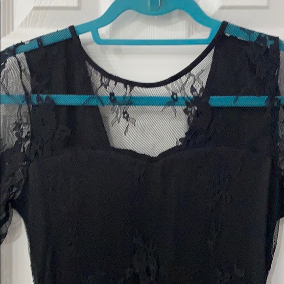 Black lace dress - Picture 2 of 7